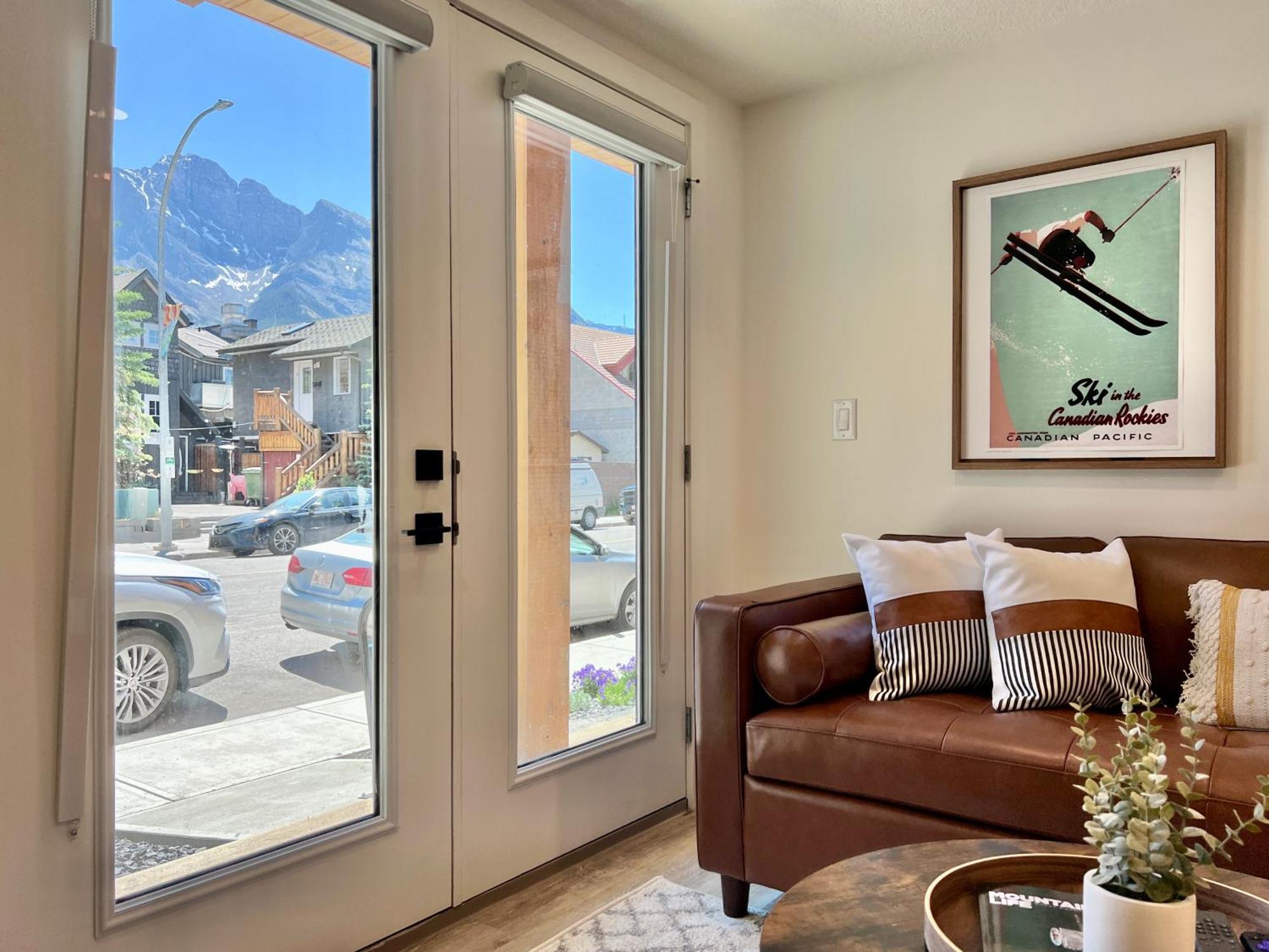 Ferienwohnung Special! New Downtown Mtn View Free Parking 2B&2B Canmore Exterior foto